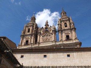 Die Türme der Iglesia del Espíritu Santo La Clerecía